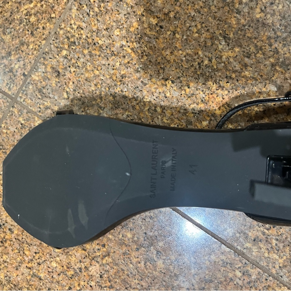 Saint Laurent Black Patent Leather Heels - Picture 5 of 10